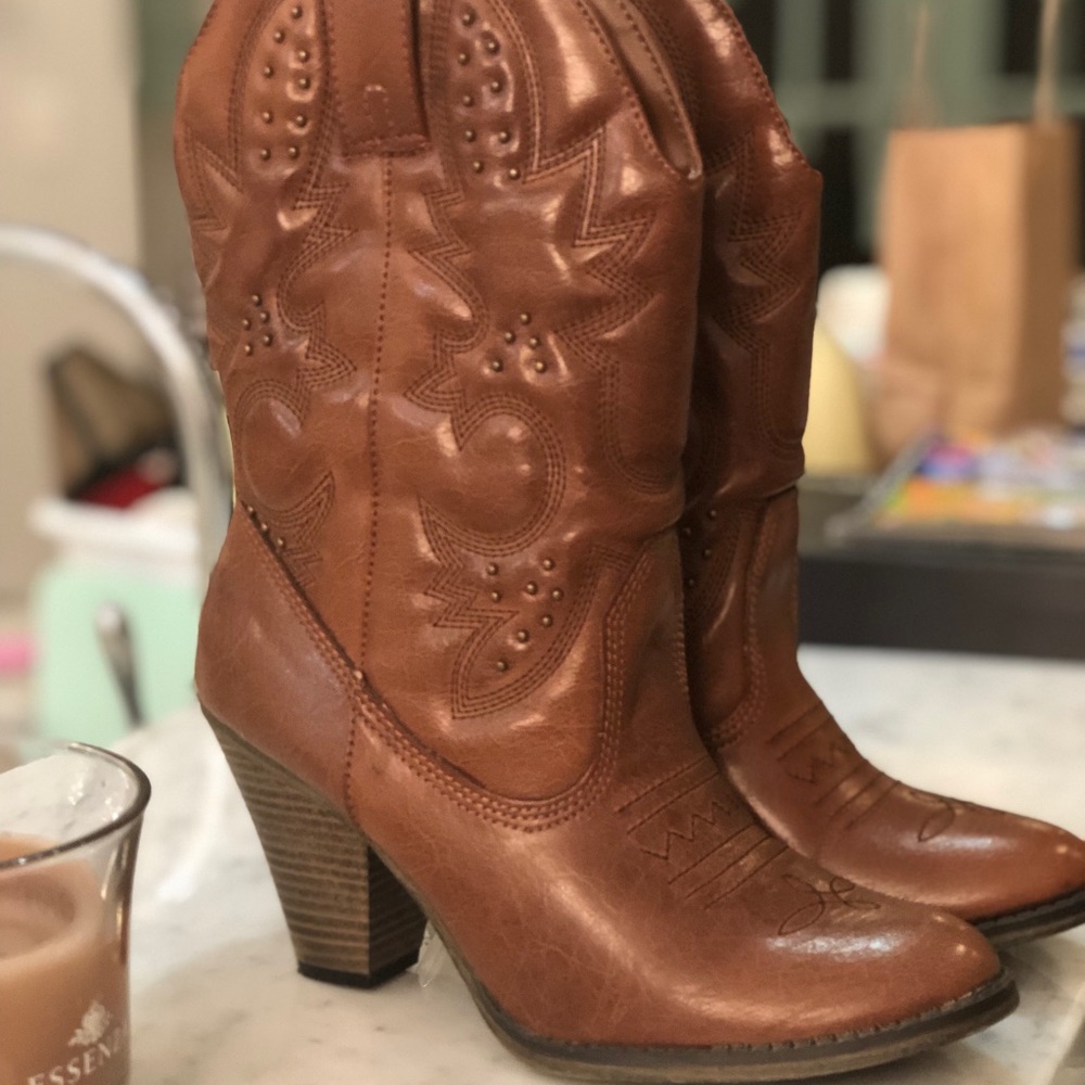 MIA boots